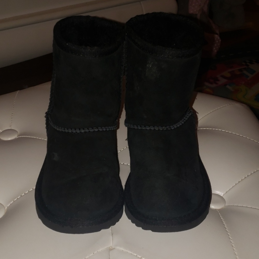 Black Ugg- toddler